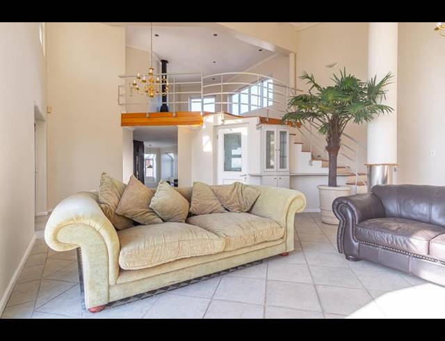 5 BEDROOM HOUSE FOR SALE IN AURORA